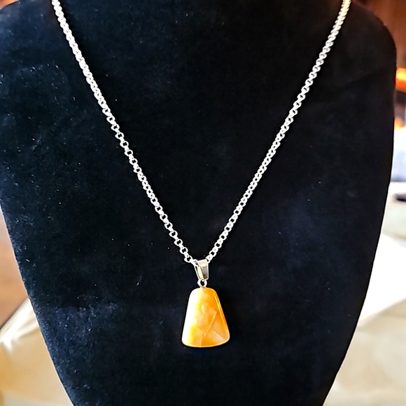 Yellow Quartz Necklace - Picture 1 of 3